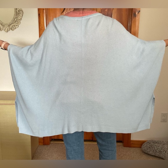 BROOKS BROTHERS Soft Cable Knit Light Blue Wool Poncho Sweater One Size - Picture 4 of 8